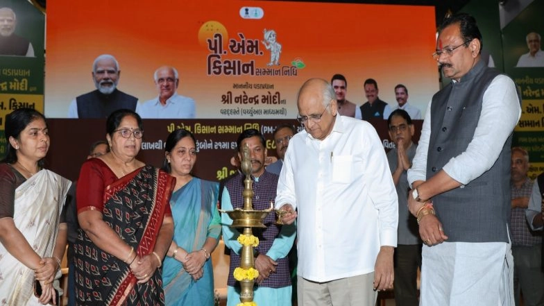 India News | Gujarat: 49.31 Lakh Farmers Receive Financial Assistance of Rs 986 Crore Under PM KISAN Samman Nidhi Yojana