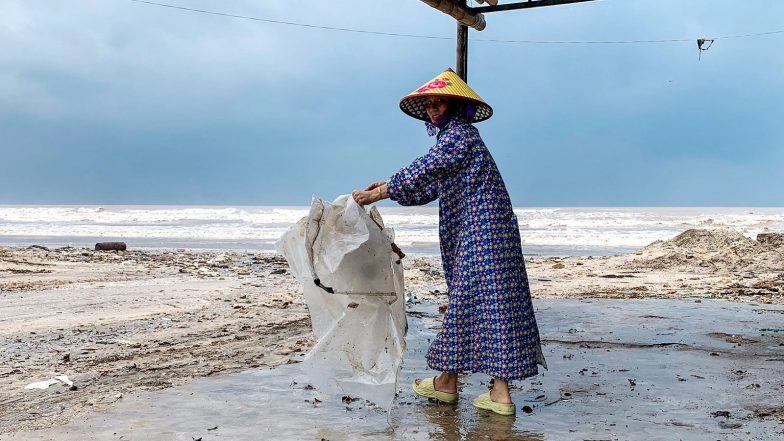World News | Torrential Rains Trigger Flooding, Landslides in Vietnam, 41 Dead