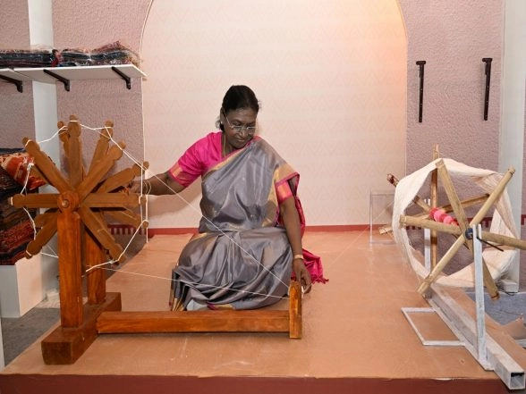 India News | President Murmu Inaugurates 2nd Edition of Bharatiya Kala Mahotsav at Secunderabad