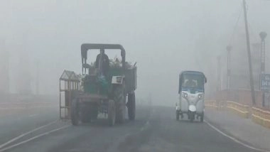 India News | UP: Moradabad Wakes Up to Thick Fog Amid Slight Temperature Dip; Commuters' Visibility Impacted