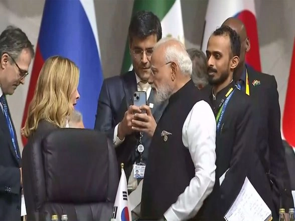 World News | PM Modi Meets Italian Counterpart Giorgia Meloni on G20 Sidelines in Johannesburg