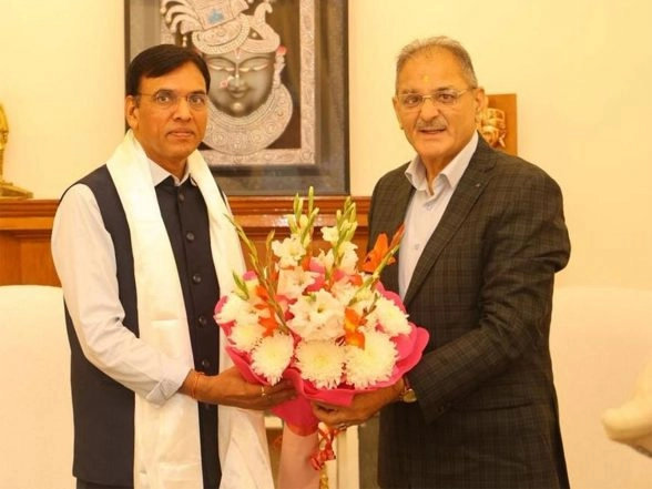 India News | Ladakh LG Kavinder Gupta Meets Union Minister Mansukh Mandaviya in New Delhi