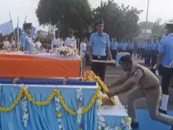 India News | Tamil Nadu: Mortal Remains of Wing Commander Namansh Syal Brought to Sulur Air Base