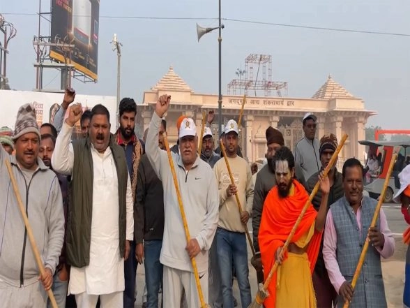 India News | Cleanliness Drive in Ayodhya Ahead of Flag Hoisting Ceremony
