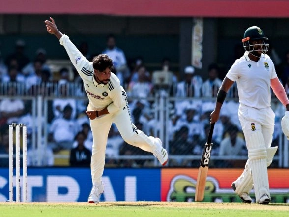 Sports News | Didn't Have Any Number in Mind to Get South Africa All-out, Says Kuldeep After India Concede 489 in Guwahati