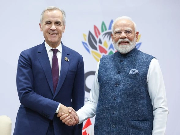 World News | PM Modi, Canada PM Note Progress in Bilateral Ties on G20 Summit Sidelines