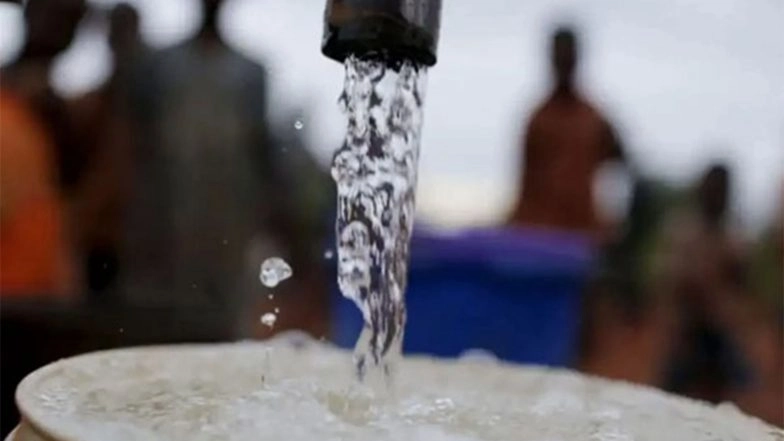 World News | Pak: Karachi Residents Protest at Sakhi Hasan Hydrant over Acute Water Crisis
