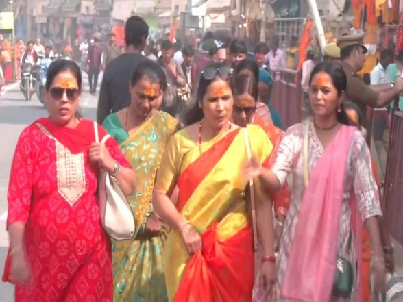 India News | Ramdhun Being Played Across Ayodhya Ahead of Ram Temple's Flag Hoisting Ceremony