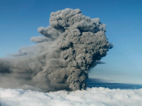 World News | Ethiopia's Hayli Gubbi Erupts After 10,000 Years, Ash Plume Moving Toward Northern India: Toulouse Advisory Centre