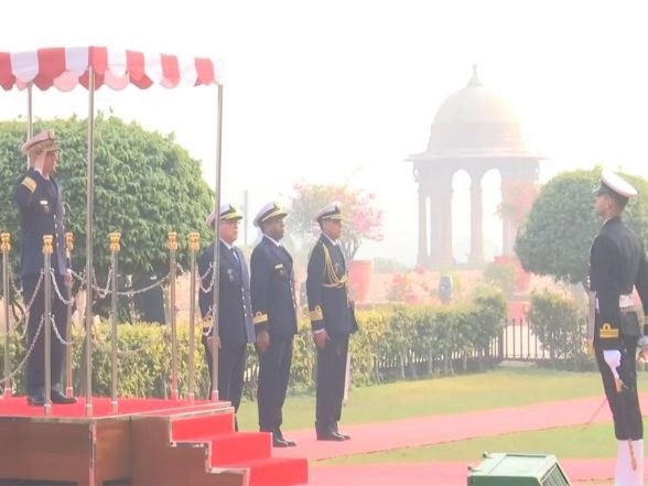 World News | New Delhi: Rear Admiral Mohamed Tahin, Inspector of Moroccan Royal Navy Receives Guard of Honour