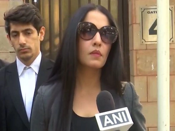 Entertainment News | Celina Jaitly Files Domestic Violence Case Against Husband Peter Haag, Seeking Rs 50 Crores as Compensation