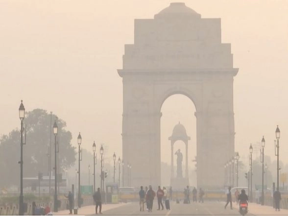 India News | Delhi Wakes Up to 'very Poor' AQI; Ethiopian Volcanic Ash Unlikely to Have Immediate Impact