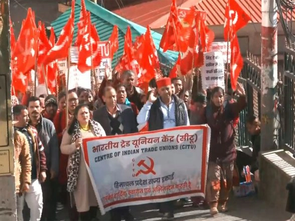 India News | Workers and Faremrs Protest Agaisnt Four Labour Codes in Shimla
