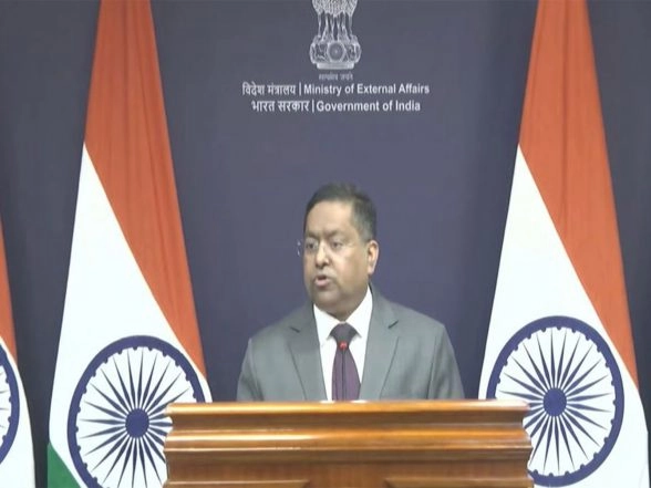 World News | India Strongly Rejects Pakistan's Comments on Ram Temple Flag Hoisting, Asks It to Focus on Its Abysmal Human Rights Record