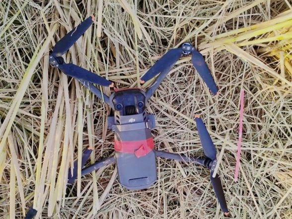India News | BSF Recovers 3 Drones and Heroin Along Punjab Border