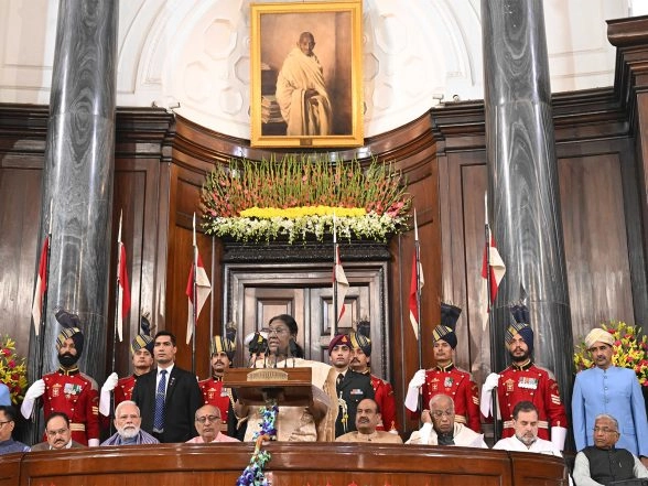 India News | Nation Celebrates Constitution Day; President Says All-inclusive Vision of Constitution Provides Direction to Governance