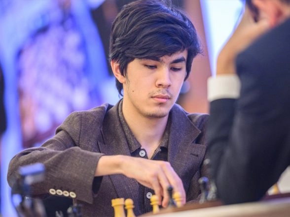 Sports News | FIDE World Cup 2025: Sindarov Beats Wei Yi with Black in Second Rapid Game to Be Crowned Champion