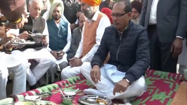 India News | Union Minister Shivraj Singh Chouhan Shares Meal with Farmers in Moga, Hails Punjab's Model of Stubble Management