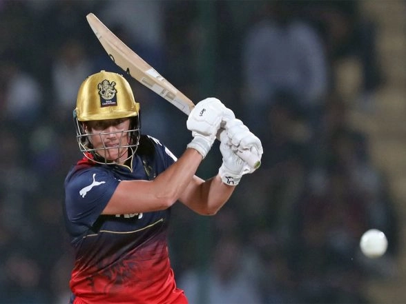 Sports News | GG Gets Sophie Devine for Rs 2 Crore, Renuka Singh for  Rs 60 Lakh