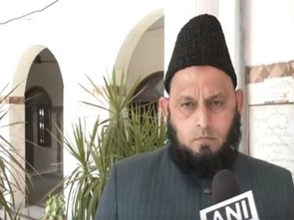 India News | Maulana Khalid Rasheed Urges Citizens to Fill SIR Forms Correctly