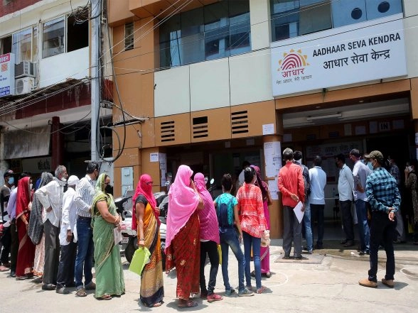 India News | Maharashtra: Birth Certificates Issued Only Through Aadhaar to Be Cancelled