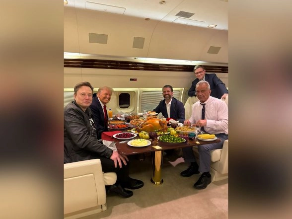 World News | Trump, Elon Musk Appear Together in RFK Jr's Thanksgiving Photo, Spark Reunion Buzz
