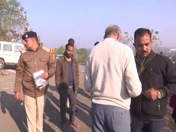 India News | MP: FSL Team Collects Evidence from Site After Raisen Rape Accused Injured in Police Encounter