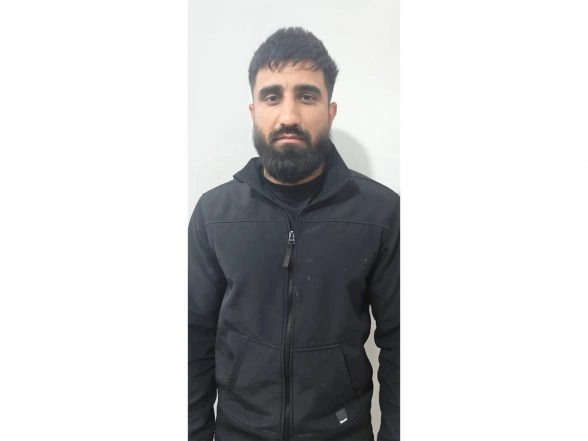 India News | Delhi Police Arrest Goldy Dhillon Gang Handler Bandhu Man Singh in Connection with Firing at Kapil Sharma's Cafe in Canada