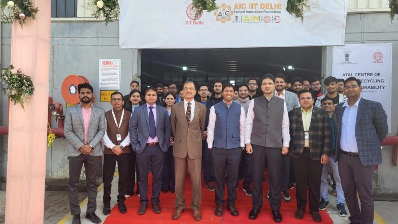 India News | IIT Delhi's ACTRS Transfers New Recycling Technologies for Aramid Waste, Technical Gloves, National Flags to Industry Partners