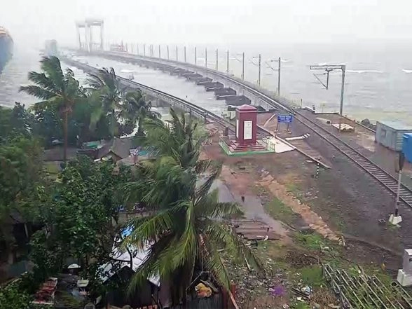 India News | Cyclone 'Ditwah' Triggers Orange Alert as Storm Moves Toward TN, Puducherry Coasts