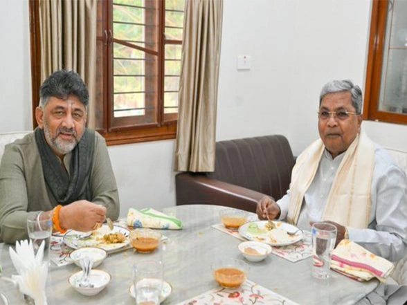 India News | Siddarmaiah Meets DK Shivakumar over Idli-Sambar Breakfast as Karnataka Power Struggle Heats Up