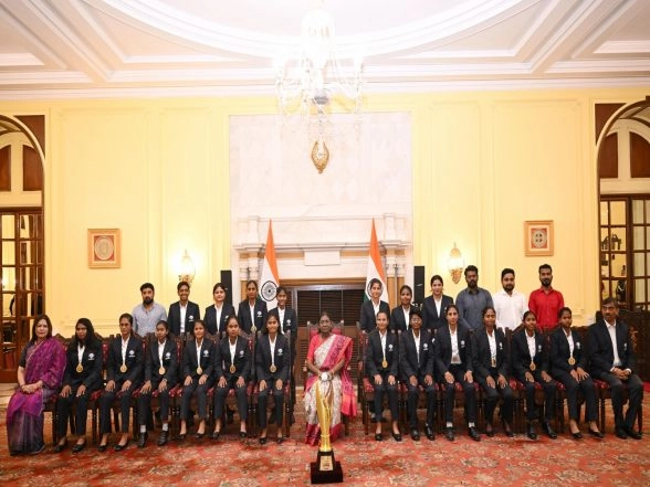 Sports News | Indian Blind Women's Cricket Team, Winners of First-ever T20 World Cup, Call on President Droupadi Murmu