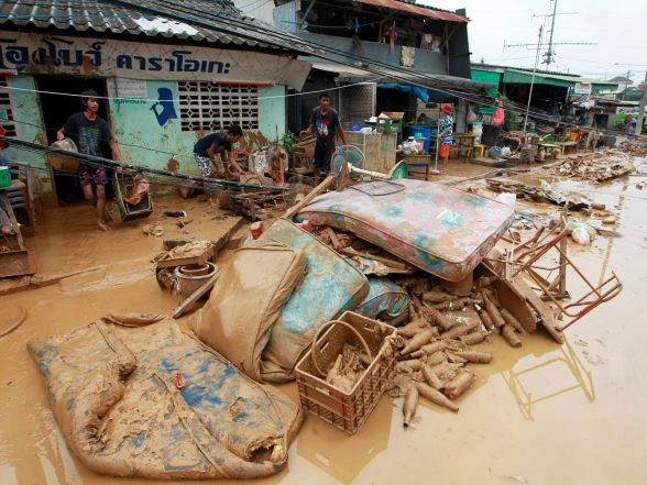 World News | Indian Embassy Condoles Deaths Due to Floods in Thailand as Toll Climbs to 145