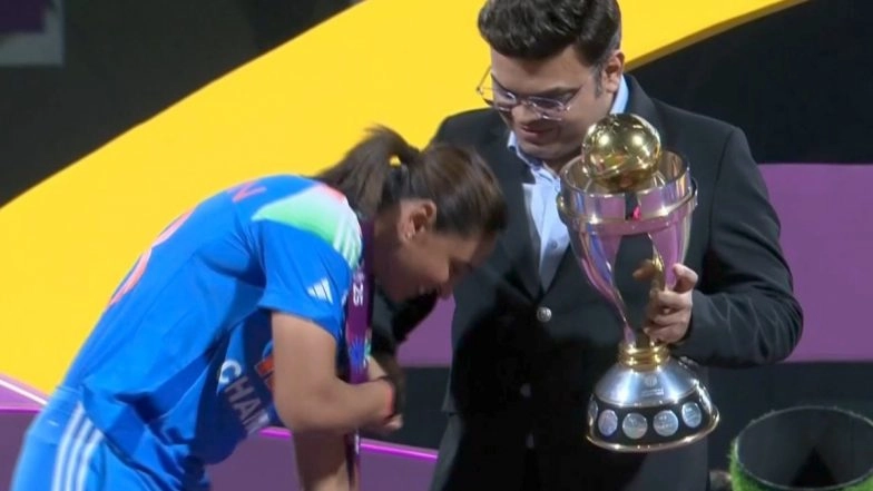 Harmanpreet Kaur Tries to Touch ICC Chairman Jay Shah's Feet Before Receiving ICC Women's World Cup 2025 Trophy (Watch Video)