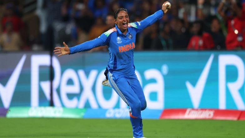 https://st1.latestly.com/wp-content/uploads/2025/11/Harmanpreet-Kaur-celebrates-her-catch-784x441.jpg
