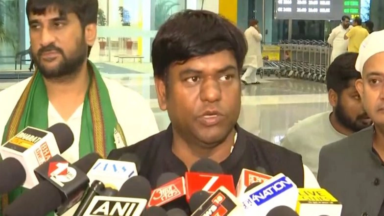 ‘2–2 Ghanta Airport Par Bithaya Jata Hai’: VIP Chief Mukesh Sahni Accuses NDA Government of Delaying Opposition Leaders’ Flights to Disrupt Election Campaigning (Watch Video)