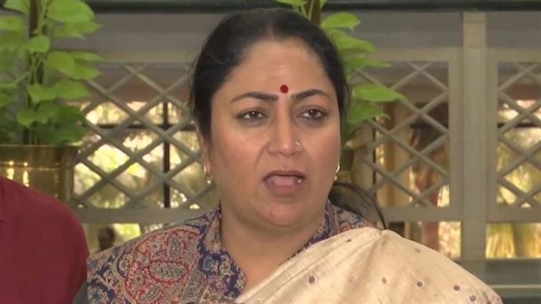 Delhi CM Rekha Gupta Urges Calm, Assures Stable LPG Supply