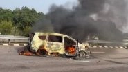 Uttar Pradesh Road Accident: SUV Catches Fire After Colliding With Tempo Traveller on Purvanchal Expressway, Video Shows Vehicle Engulfed in Flames
