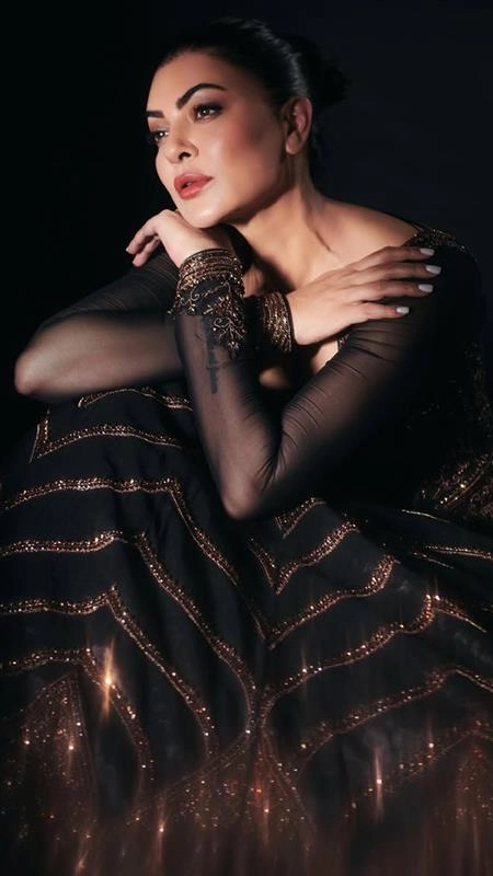 Sushmita Sen Birthday Special: 5 Stunning Looks of Actress and Former Miss Universe