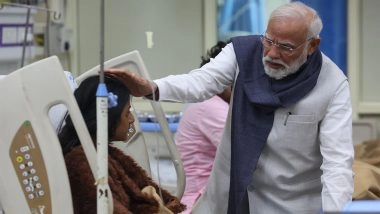 Delhi Blast: PM Narendra Modi Visits LNJP Hospital to Meet Injured Victims of Deadly Car Explosion Near Red Fort (See Pics)