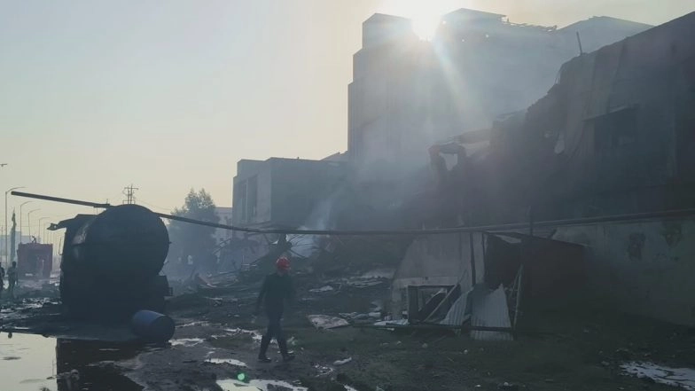 Gujarat Fire: 2 Workers Killed After Blaze Erupts at Pharma Factory in Bharuch (Watch Video)