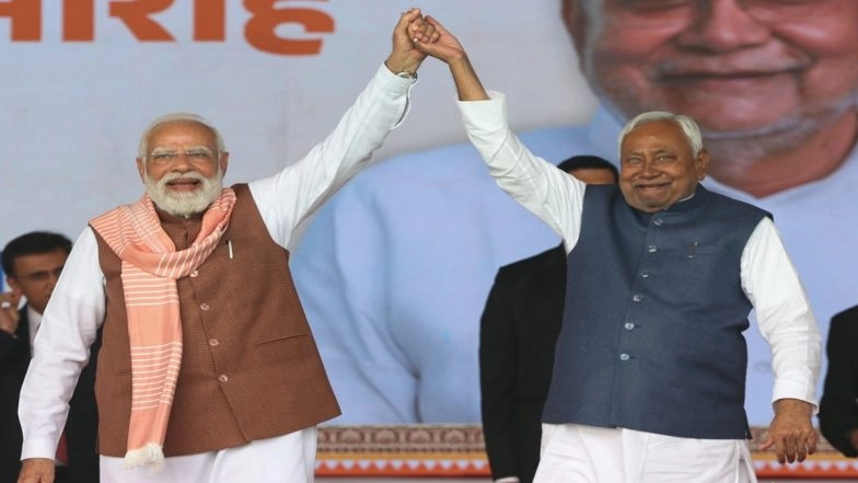 &lsquo;My Best Wishes to Him for His Tenure Ahead&rsquo;, PM Narendra Modi Congratulates Nitish Kumar on Becoming Bihar Chief Minister Again (See Pics)