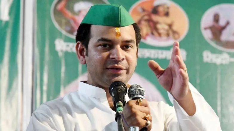 &lsquo;Will Face Dire Consequences&rsquo;: Tej Pratap Yadav&rsquo;s Warning to &lsquo;Traitors&rsquo; After Lalu Prasad Yadav&rsquo;s Daughter Rohini Acharya Cuts Ties With Family