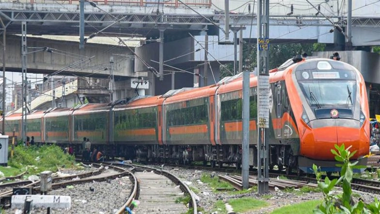 IRCTC Begins Branded Meal Service Trials on Select Vande Bharat and Amrit Bharat Trains To Provide Fresh, Hygienic Meals to Passengers