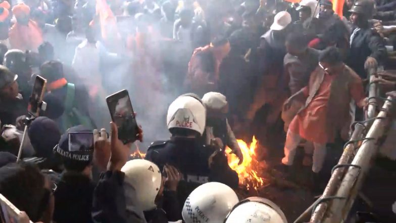 Dipu Chandra Das Death: Over 20 Injured in West Bengal’s Kolkata As Protests Over Hindu Man’s Murder in Bangladesh Turn Violent (Watch Videos)