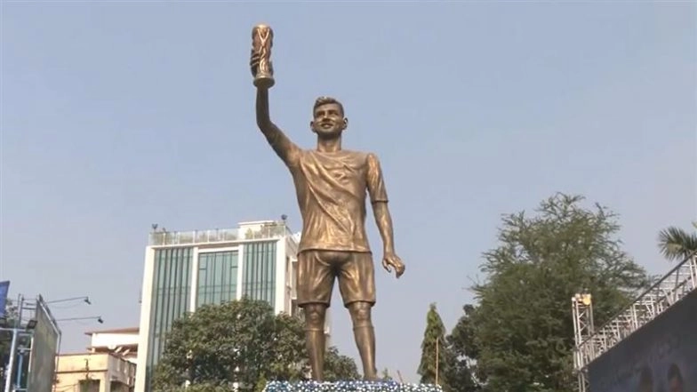 Lionel Messi’s GOAT India Tour: Argentina Legend Virtually Unveils His 70-Foot Statue in Kolkata