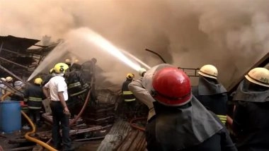 Surat Fire: Massive Blaze Erupts at Godown in Gujarat, No Causalities Reported (Watch Video)