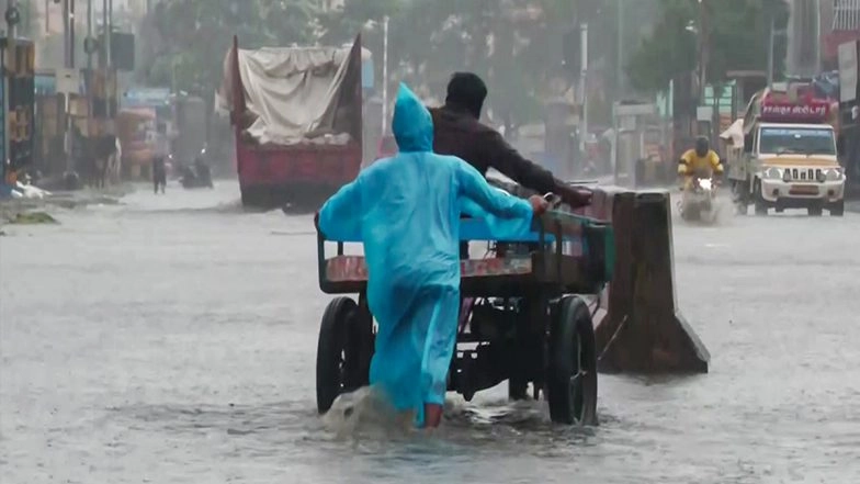 Cyclone Ditwah Update: Red Alert in Chennai, Tiruvallur and Other Districts in Tamil Nadu, Heavy Rains Triggered by Cyclonic Storm Predicted (Watch Video)