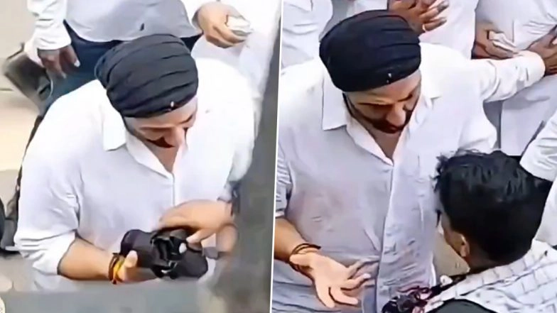 ‘Kitne Paise Chahiye Tereko?’: Sunny Deol Snaps at Paprazzo Secretly Recording His Father Dharmendra’s Asthi Visarjan in Haridwar (Watch Video)