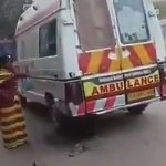 Satna Shocker: Injured Patient Vomits in Ambulance, Wife Forced To Clean Vehicle in Madhya Pradesh (Watch Video)